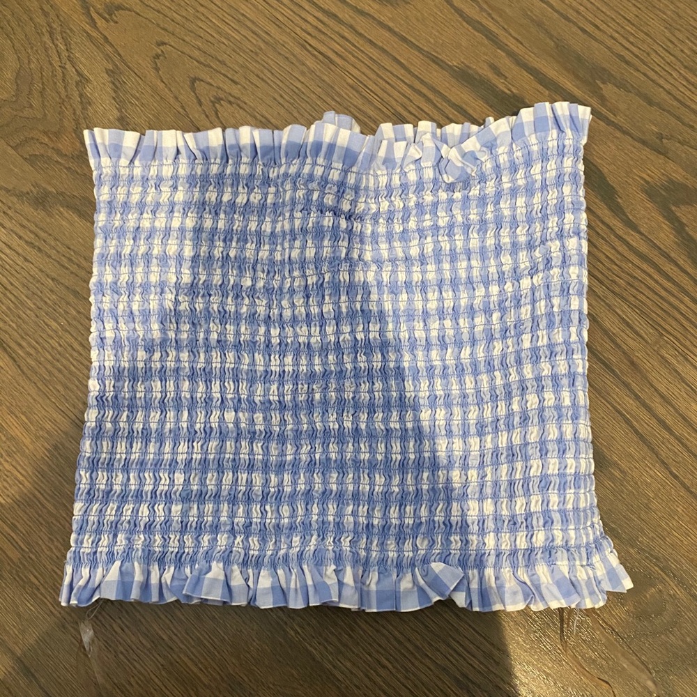 Blue patterned crop top